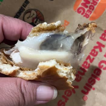 Siparişimde Pişmemiş Ve Kemikli Tavuk Çıktı, Sorumluluk Alınmadı