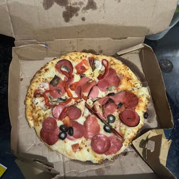 Domino's Pizza Soğuk Ve Yenmeyecek Durumda Pizza Teslimatı Sonrası Yetersiz Çözüm Ve Telafi