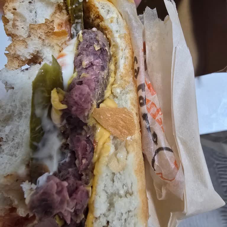 Çocuğuma Çiğ Hamburger Sunuldu: Gıda Güvenliği İhlali Ve İlgisizlik