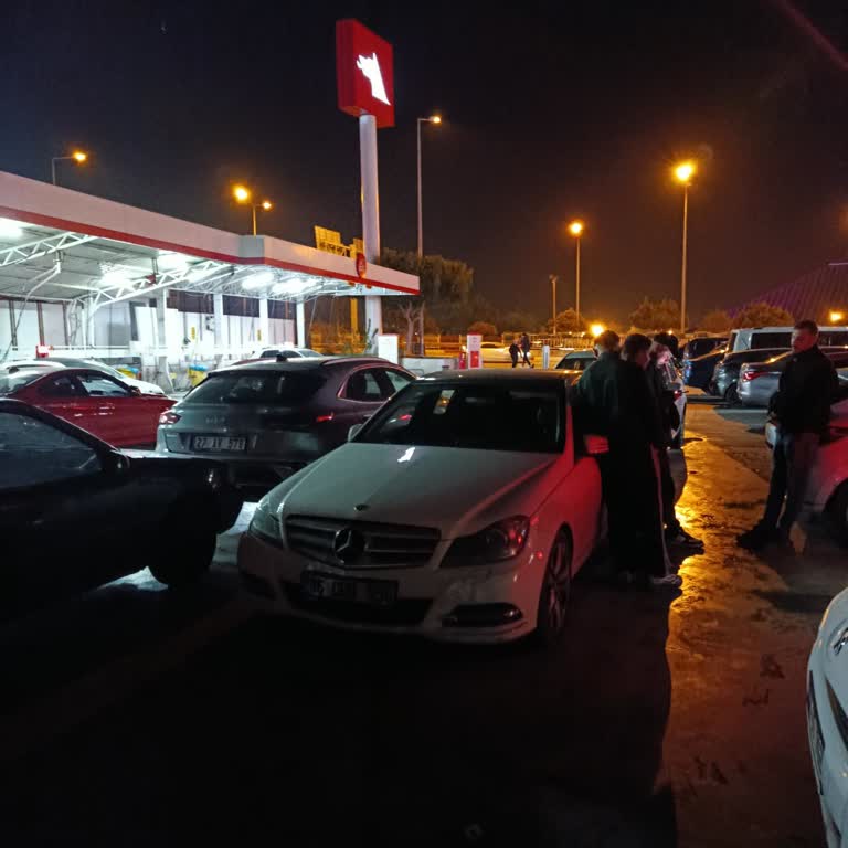 Antalya Spor Stadı Yanındaki Petrolde Otopark Mağduriyeti