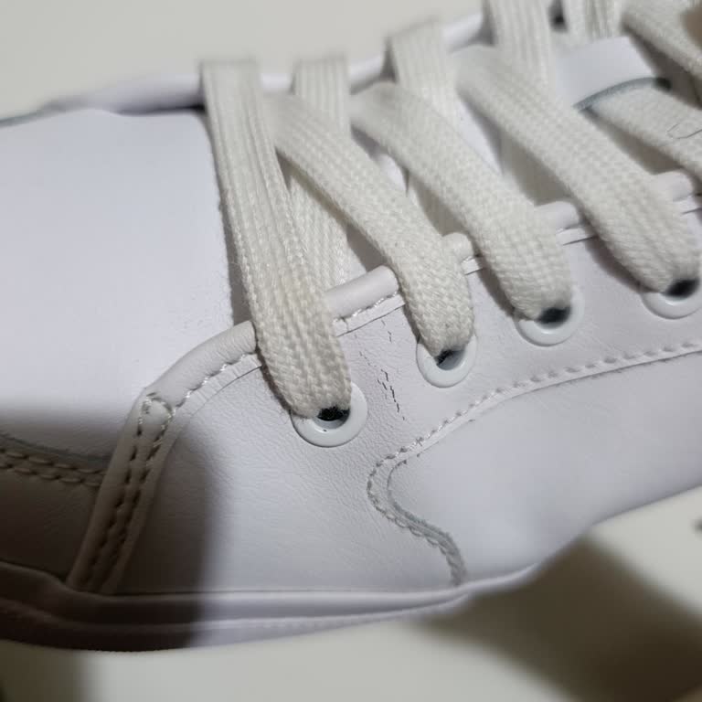 Tommy Hilfiger Ayakkabıda Kısa Sürede Deri Çatlağı Ve Yetersiz Destek