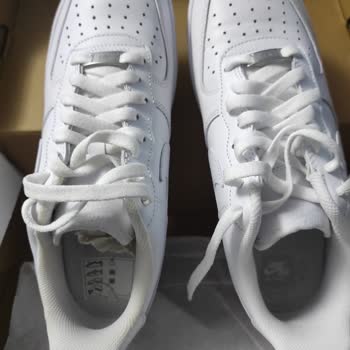 Kullanılmış Ve Sararmış Ayakkabı Gönderimi Güvenimi Zedeledi