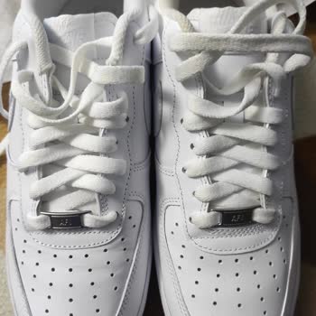 Kullanılmış Ve Sararmış Ayakkabı Gönderimi Güvenimi Zedeledi