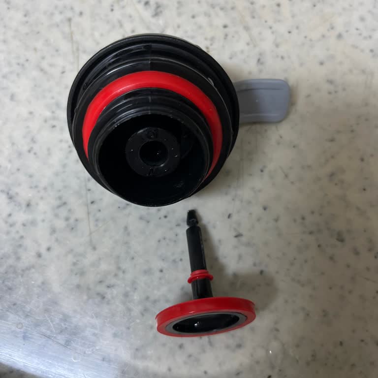 Yeni Alınan Schafer Termosun Kapağındaki Üretim Hatası Güvenimi Sarsıyor