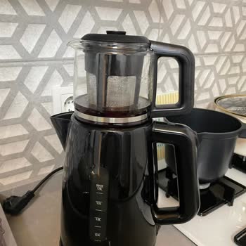 Yeni Alınan Çay Makinesinde Kısa Sürede Güvenlik Endişesi Yaratan Erime Sorunu