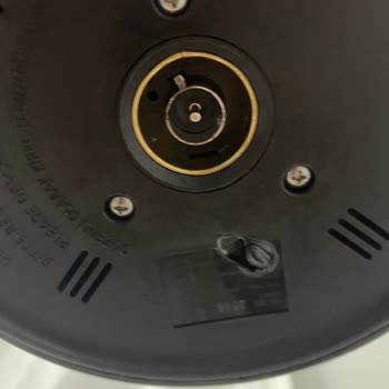 Yeni Alınan Çay Makinesinde Kısa Sürede Güvenlik Endişesi Yaratan Erime Sorunu