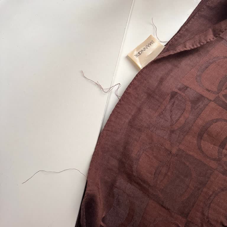 Yüksek Fiyatlı Şallarda Beklenmedik Dikiş Hataları Ve Kalite Sorunu