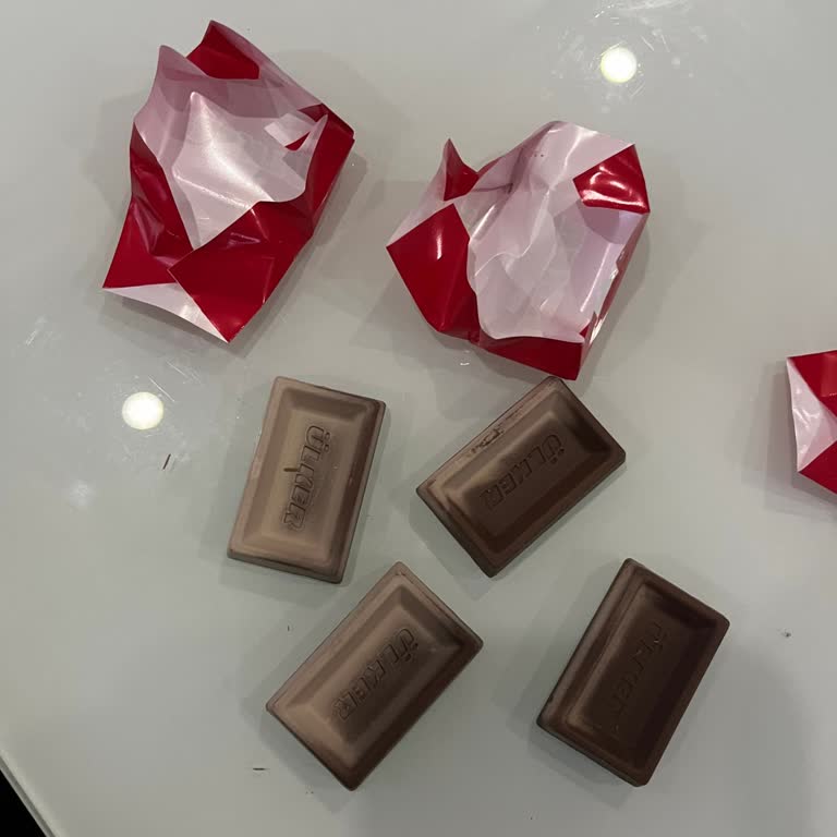 Şok Marketten Alınan Ülker Napoliten Çikolatada Sürekli Yaşanan Sorun