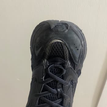 Lacoste Ayakkabıda Kısa Sürede Amblem Sökülmesi Ve Ürün Değişimi Talebi