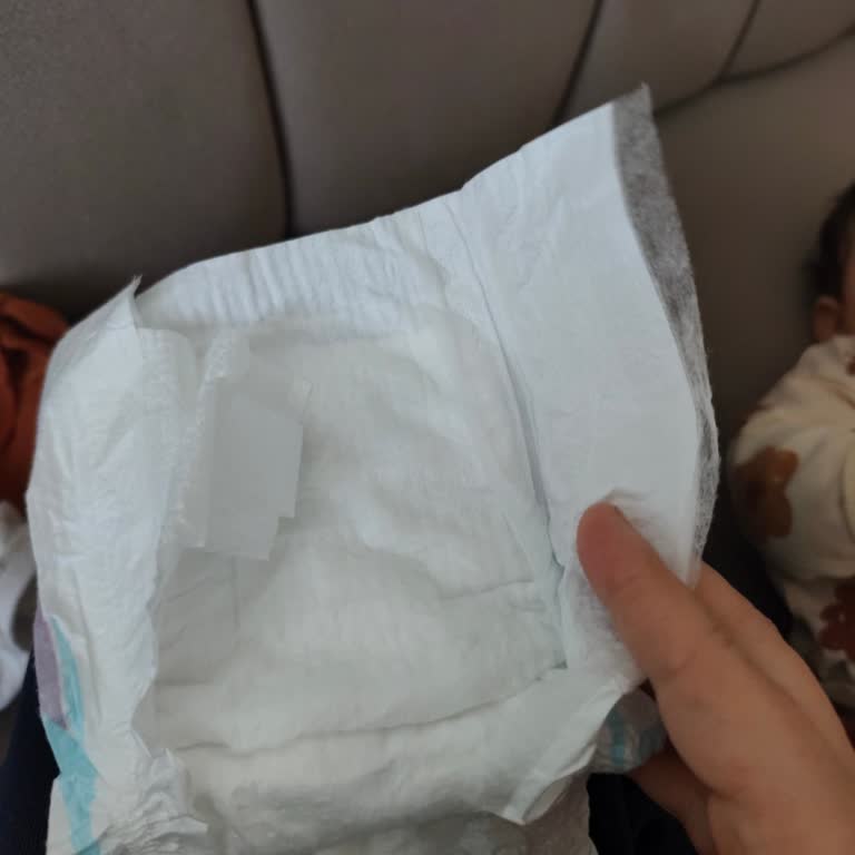 E-bebekten Aldığım Molfix Bezler Defolu Ve Kullanılamaz Çıktı