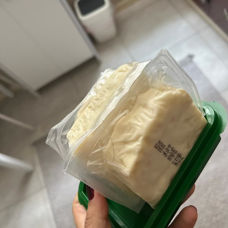 Ekici Beyaz Peynirde Kıl Ve Kötü Koku: Hijyen Sorunu Ve İade Talebi