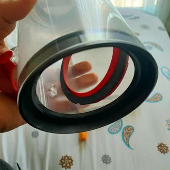 Dyson V15 Süpürgemin Haznesindeki Parça Sorunu Nedeniyle Kullanılamaz Duruma Geldi