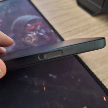 Yeni Alınan İphone'da Kısa Sürede Boya Dökülmesi Hayal Kırıklığı Yarattı