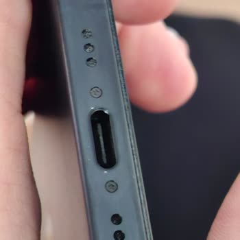 Yeni Alınan İphone'da Kısa Sürede Boya Dökülmesi Hayal Kırıklığı Yarattı