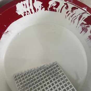 Filli Boya'da Beklenen Beyaz Renk Yerine Farklı Ton Sorunu