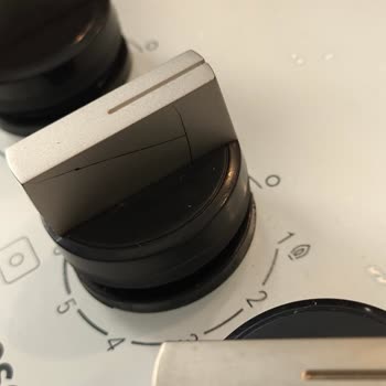 Bosch Ocak Düğmelerinin Farklı Renklerde Değiştirilmesi Mağduriyet Yarattı