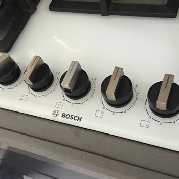 Bosch Ocak Düğmelerinin Farklı Renklerde Değiştirilmesi Mağduriyet Yarattı