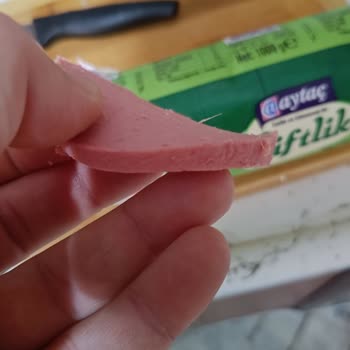 Aldığım Salamda Kıl Ve Tüy Çıkmasıyla Yaşadığım Büyük Hayal Kırıklığı