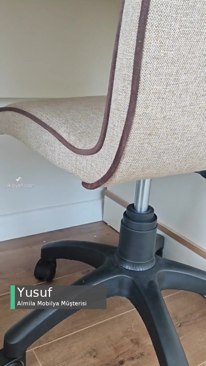 Almila Çalışma Masası Koltuğunun Tekeri Kırık Geldi! videonun kapak resmi