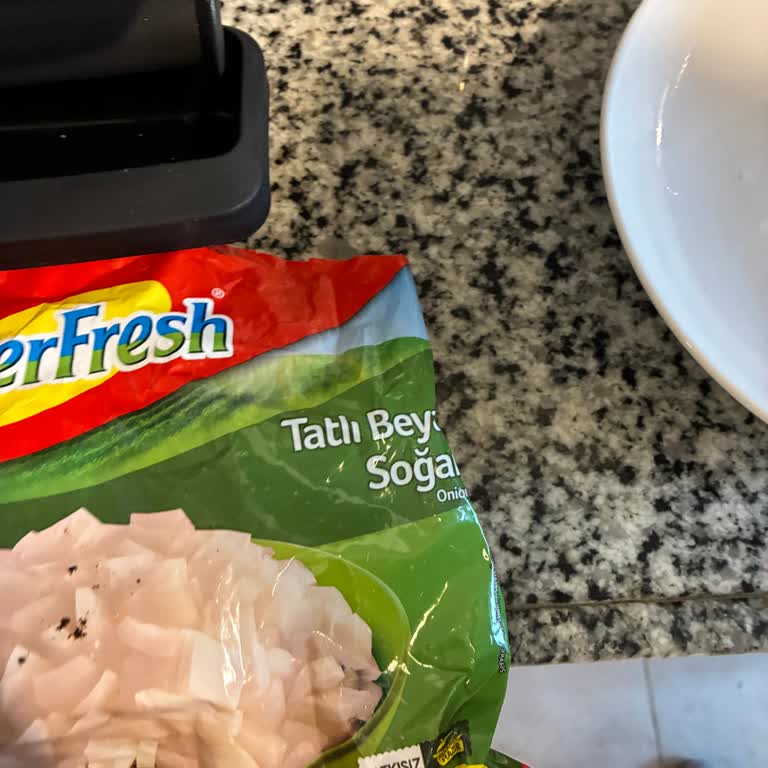 Superfresh Dondurulmuş Soğanda Taş Çıkması: Sağlık Riski ve Kalite Kontrol Endişesi