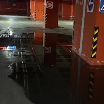 Canpark AVM Ümraniye Otopark Katında Uzun Süredir Devam Eden Kötü Koku Ve Hijyen Sorunu!