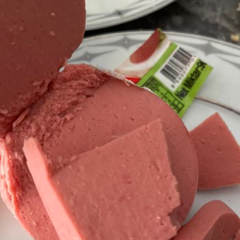 BİM Aldığım Salamdan Tavuk Tüyü Çıkması Nedeniyle Güven Kaybı Ve Sağlık Endişesi!