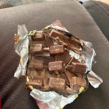 Bozuk Çikolata Deneyimi: Ürün Değişimi Ve İnceleme Talebi