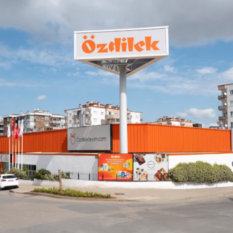 Özdilek AVM Bozuk Tavuk Satışıyla Karşılaştım İnsan Sağlığı Tehlikeye Atılıyor