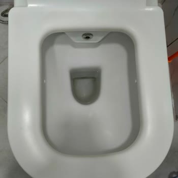 Kale Marka Klozetin Sararma Ve Hijyen Sorunları Çözülmüyor, Müşteri Mağdur Ediliyor