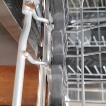 LG Bulaşık Makinesi Sepetlerinde Paslanma Ve Yetersiz Müşteri Hizmeti