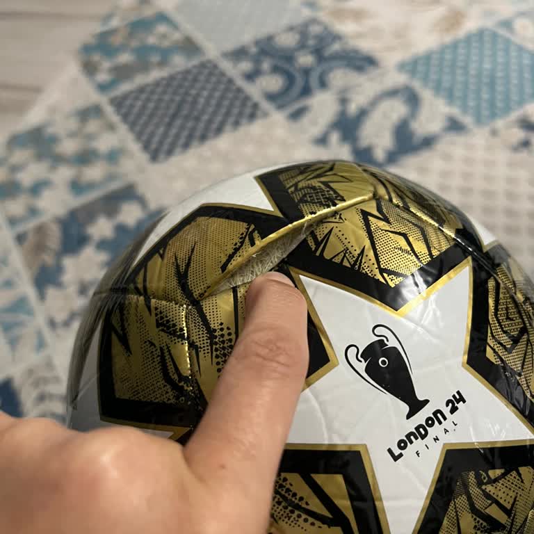 Adidas Topun Kısa Sürede Deforme Olması Hayal Kırıklığı Yarattı