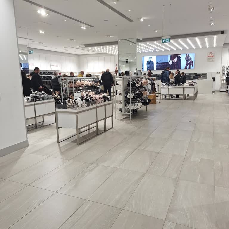 H&M Mağazadan Teslim Seçeneği Hız Ve Kolaylık Sunmuyor, Teslimat Sistemi Geliştirilmeli