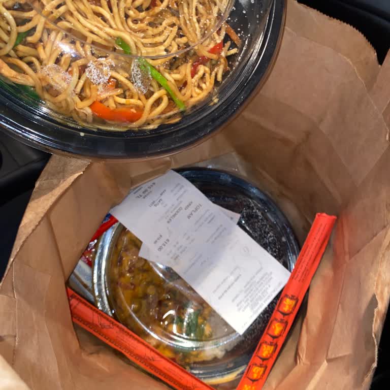 Paket Serviste Çatal-Kaşık Krizi Ve İlgisiz Çalışanlar Mağduriyet Yarattı