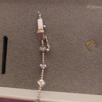 Blue Diamond Bilekliklerin Kopması Ve Mağaza Çalışanlarının İlgisiz Tavırları Mağdur Etti