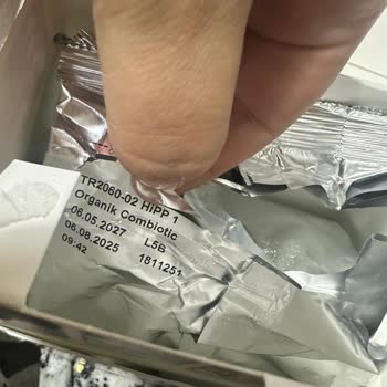 Hipp 1 Combiotic Mamada Renk Ve İçerik Sorunu: Bebeğimde Gaz, Huzursuzluk Ve Kusma Yaşadık, Ücret İadesi Talep Ediyorum