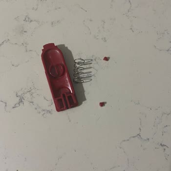 Dyson V10 Süpürgede Bağlantı Parçası Kırılması Ve Yedek Parça Sorunu