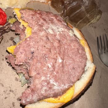 Burger King Bozuk Ve Çiğ Hamburger Nedeniyle Sağlık Riski Ve Mağduriyet