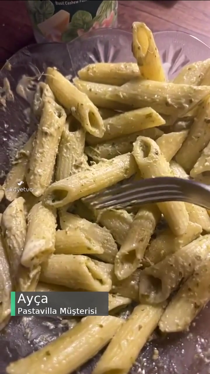 Pastavilla Pesto Sos İçinden İplik Gibi Bir Şeyler Çıktı! videonun kapak resmi