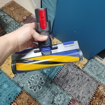 Dyson V15 Süpürgeyi Açınca Eksik Parçalarla Karşılaştım Hayal Kırıklığı Yaşadım