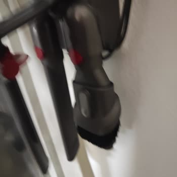 Dyson V15 Süpürgeyi Açınca Eksik Parçalarla Karşılaştım Hayal Kırıklığı Yaşadım