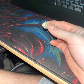 Kent Sour Patch Jelibon Paketinden Çıkan Şüpheli Şekerleme Parçası Endişesi