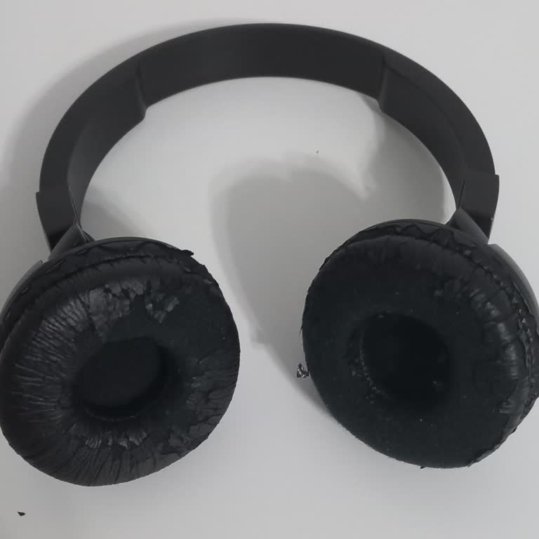 Az Kullanılan JBL Kulaklığımın Süngerleri Parçalanıyor, Yedek Parça Talebim Var