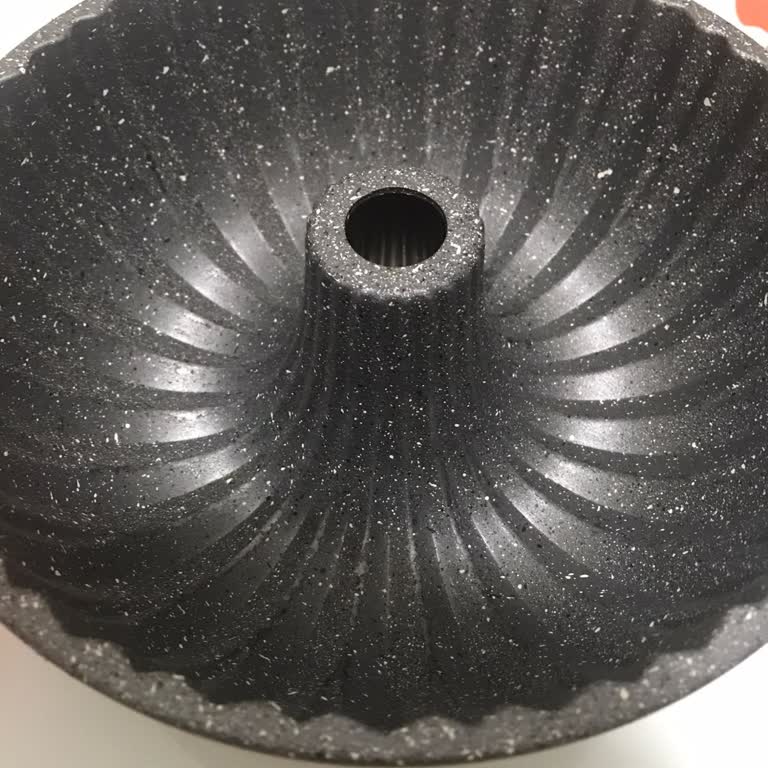 Garanti Süresi Dolmadan Kaplaması Soyulan Kek Kalıbı İçin Çözüm Bekliyorum