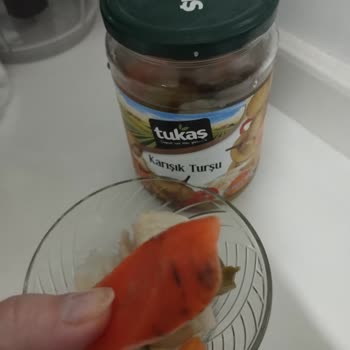 Son Kullanma Tarihi Geçmemiş Tukaş Turşuda Bozulmuş Ürünle Karşılaşmak