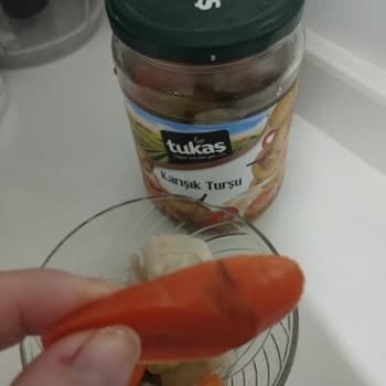 Son Kullanma Tarihi Geçmemiş Tukaş Turşuda Bozulmuş Ürünle Karşılaşmak