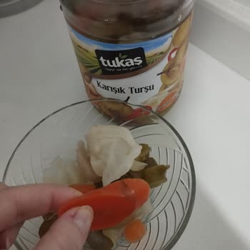 Son Kullanma Tarihi Geçmemiş Tukaş Turşuda Bozulmuş Ürünle Karşılaşmak