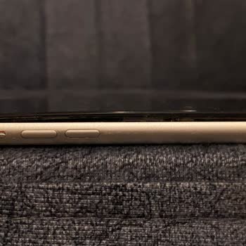 Kurcalanmış Ve Güvensiz İphone 11: Satıcıdan Çözüm Yok, Batarya Şişti!