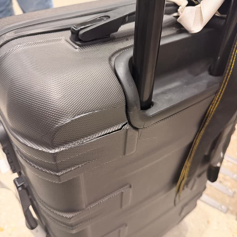 Pegasus Uçuşunda Bagajımın Tutma Kısmı Kırıldı, Mağduriyetimin Giderilmesini İstiyorum