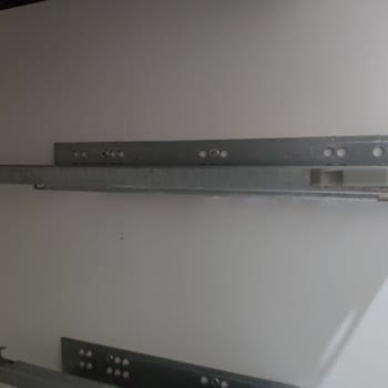 Mutfak Çekmecesi Rayı İçin Uyumlu Plastik Tırnak Parçası Bulamıyorum, Çözüm Bekliyorum