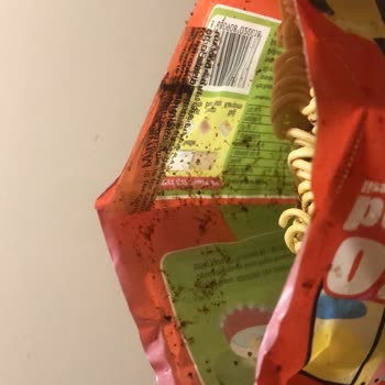 Onur Market’ten Alınan Noodle Paketinde Hijyen Ve Ambalaj Sorunu